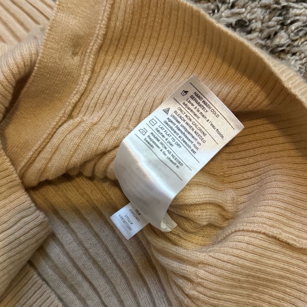 VINCE Skinny Ribbed 100% Cashmere Soft Button Down Beige Cardigan Women’s Medium - Picture 12 of 12